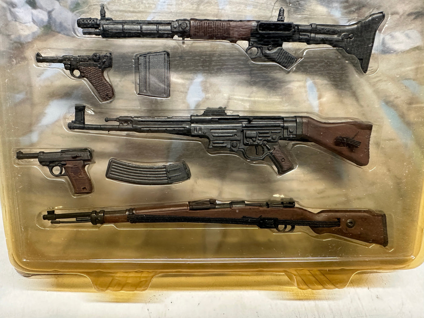 1/6th scale German WWII Weapons set, (2003 production)